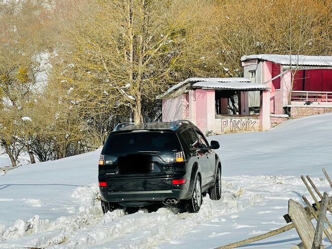 Mitsubishi Outlander 2008, 220,000 km - 3.0 l - Bakı