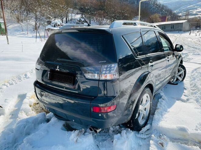 Mitsubishi Outlander 2008, 220,000 km - 3.0 l - Bakı