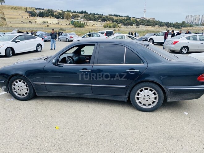Mercedes E 270 2001, 381,000 km - 2.7 l - Bakı