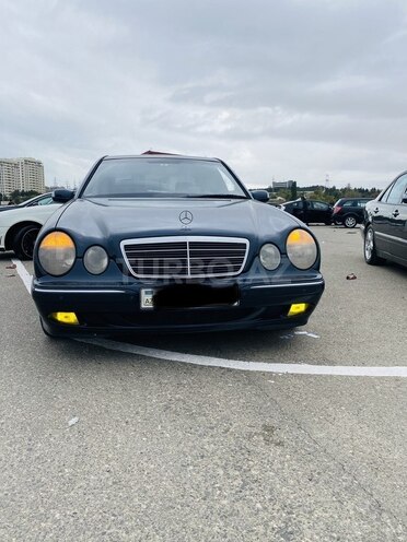 Mercedes E 270 2001, 381,000 km - 2.7 l - Bakı