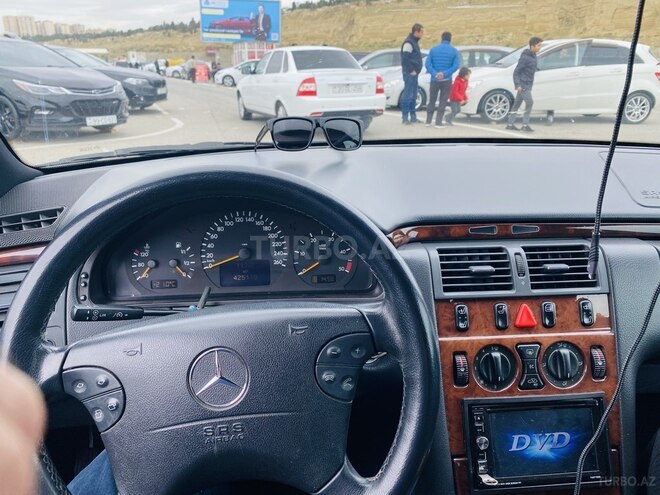 Mercedes E 270 2001, 381,000 km - 2.7 l - Bakı