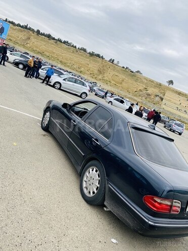 Mercedes E 270 2001, 381,000 km - 2.7 l - Bakı