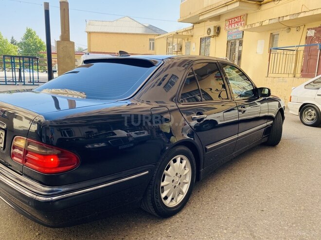 Mercedes E 270 2001, 381,000 km - 2.7 l - Bakı