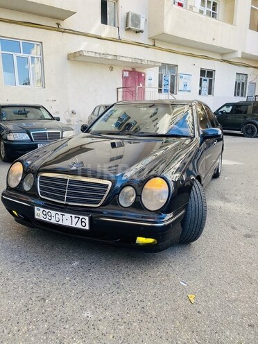 Mercedes E 270 2001, 381,000 km - 2.7 l - Bakı