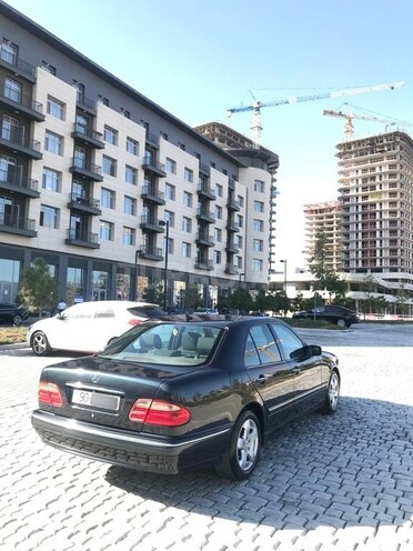 Mercedes E 240 2001, 350,000 km - 2.6 л - Bakı