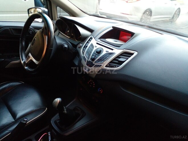Ford Fiesta 2011, 204,000 km - 1.6 l - Bakı