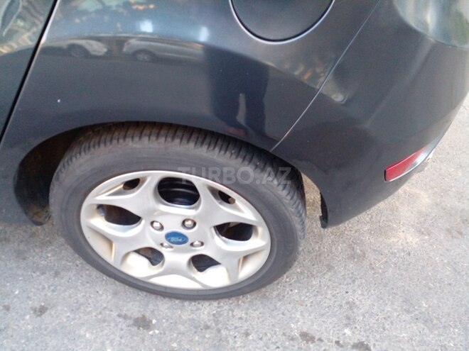 Ford Fiesta 2011, 204,000 km - 1.6 l - Bakı