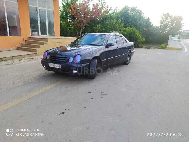 Mercedes E 220 1999, 299,350 km - 2.2 l - İmişli