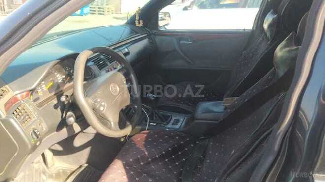 Mercedes E 220 1999, 299,350 km - 2.2 l - İmişli