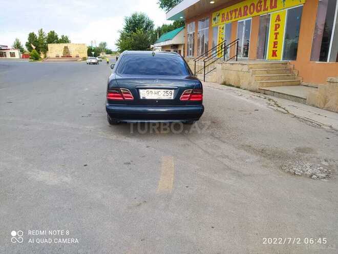 Mercedes E 220 1999, 299,350 km - 2.2 l - İmişli