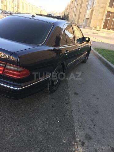 Mercedes E 270 2001, 402,500 km - 2.7 l - Bakı
