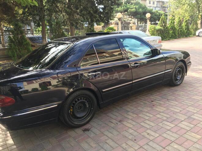 Mercedes E 270 2001, 402,500 km - 2.7 l - Bakı