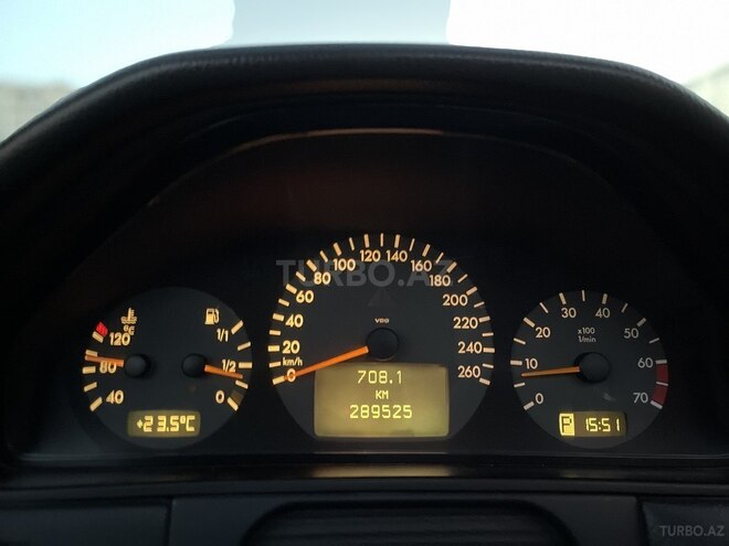 Mercedes E 320 2000, 289,000 km - 3.2 l - Bakı