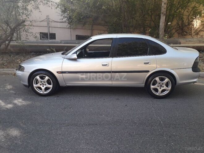 Opel Vectra 1997, 235,000 km - 2.0 л - Bakı