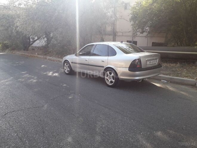 Opel Vectra 1997, 235,000 km - 2.0 л - Bakı