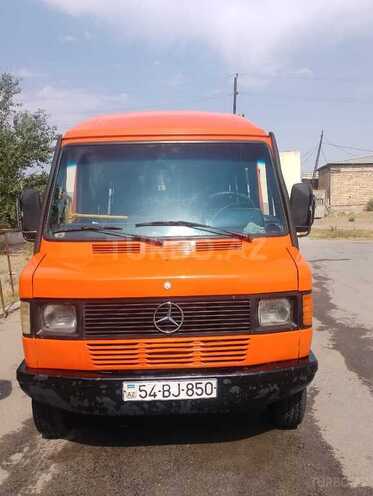 Mercedes 208 D 1991, 900,000 km - 2.3 l - Sabirabad