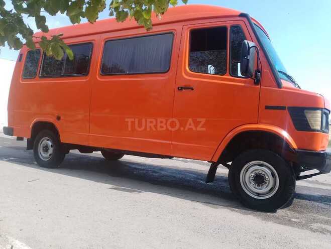 Mercedes 208 D 1991, 900,000 km - 2.3 l - Sabirabad