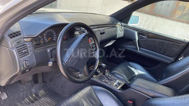 Mercedes E 230 1997, 300,000 km - 2.3 л - Bakı