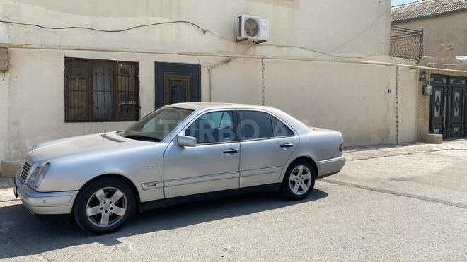 Mercedes E 230 1997, 300,000 km - 2.3 л - Bakı