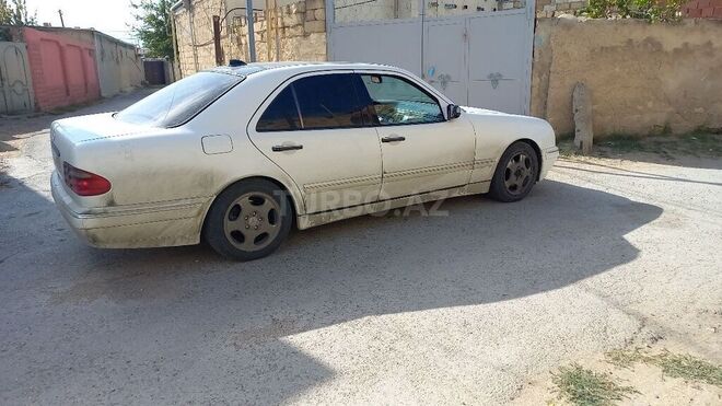 Mercedes E 220 2000, 600,000 km - 2.2 l - Bakı