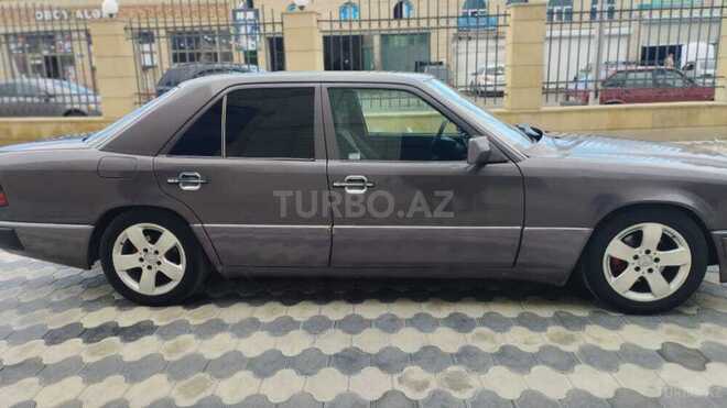 Mercedes E 230 1992, 331,006 km - 2.3 л - Bərdə