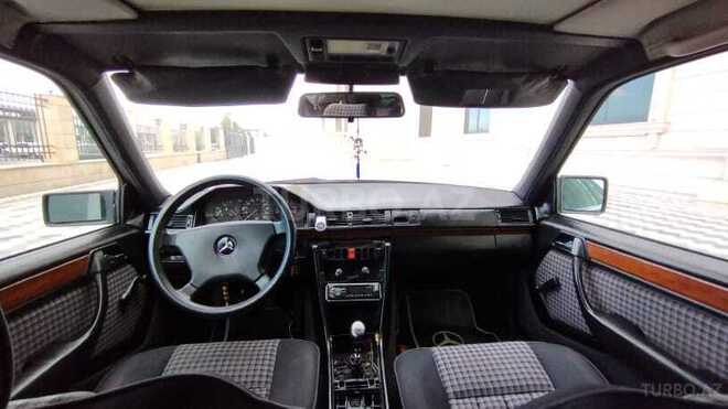 Mercedes E 230 1992, 331,006 km - 2.3 л - Bərdə