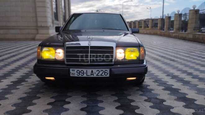 Mercedes E 230 1992, 331,006 km - 2.3 л - Bərdə