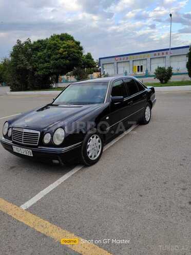 Mercedes E 220 1999, 358,656 km - 2.2 l - Qazax