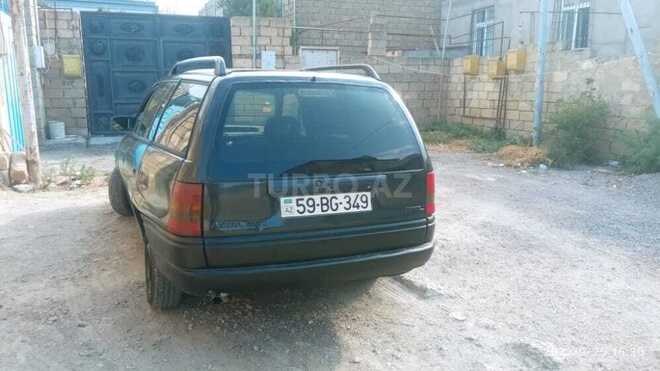 Opel Astra 1993, 390,000 km - 2.0 l - Bakı