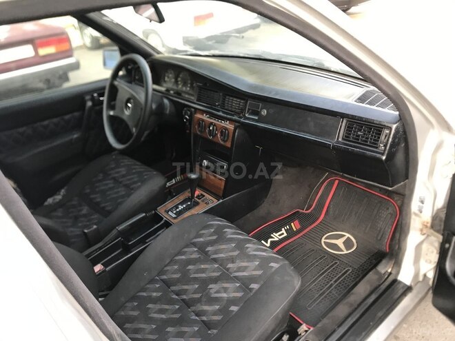 Mercedes 190 1991, 518,000 km - 2.0 l - Sabirabad