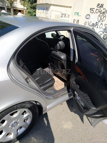 Mercedes E 220 2004, 303,000 km - 2.2 l - Bakı