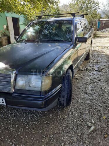 Mercedes E 250 1990, 533,440 km - 2.5 л - Şabran