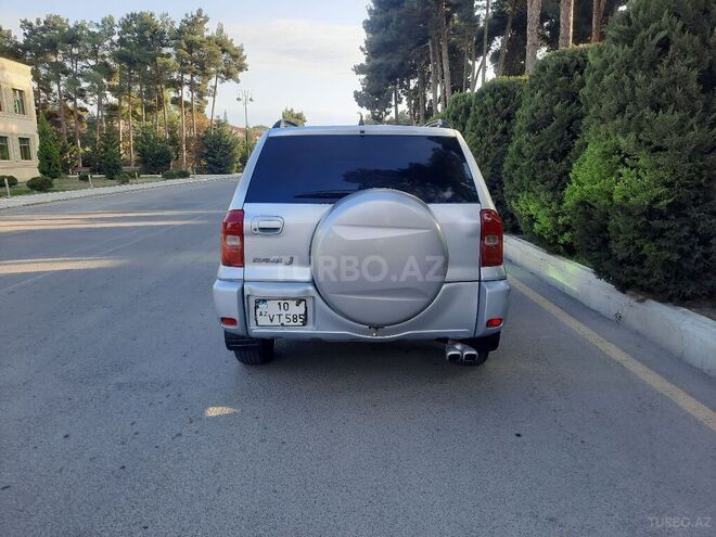 Toyota RAV4 2002, 210,000 km - 2.0 л - Salyan