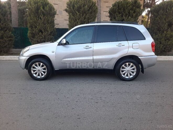 Toyota RAV4 2002, 210,000 km - 2.0 л - Salyan