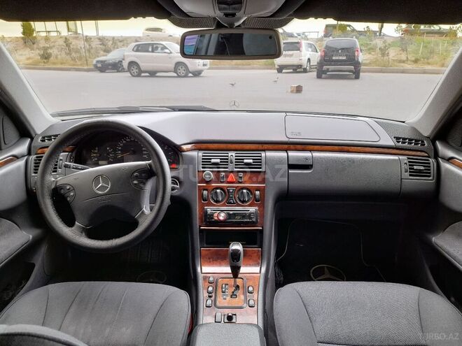 Mercedes E 220 1999, 420,000 km - 2.2 l - Bakı