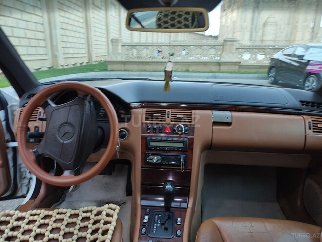 Mercedes E 230 1997, 450,000 km - 2.3 l - Bakı