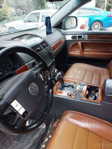 Volkswagen Touareg 2004, 256,800 km - 4.2 l - Bakı