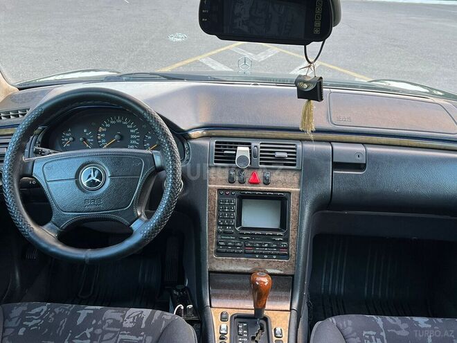 Mercedes E 240 1998, 246,787 km - 2.4 l - Sumqayıt