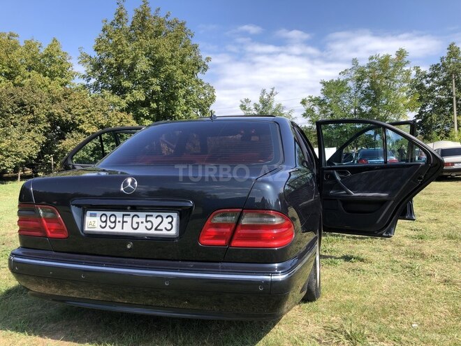 Mercedes E 240 2001, 370,000 km - 2.4 l - Zaqatala