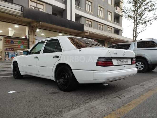 Mercedes E 220 1993, 456,654 km - 2.2 л - Bakı