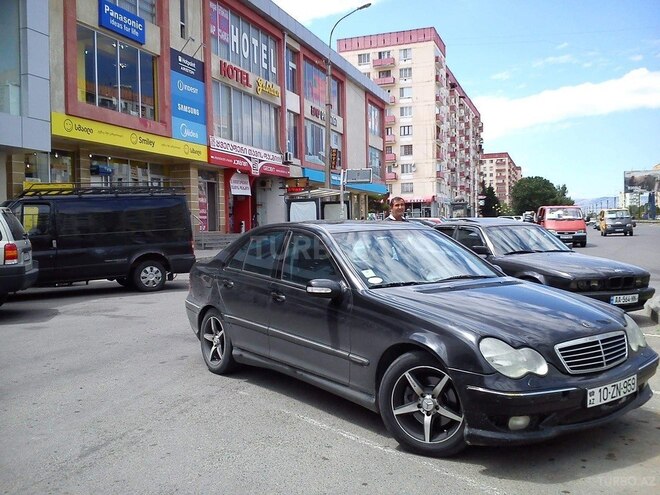 Mercedes C 320 2001, 247,000 km - 3.2 l - Bakı