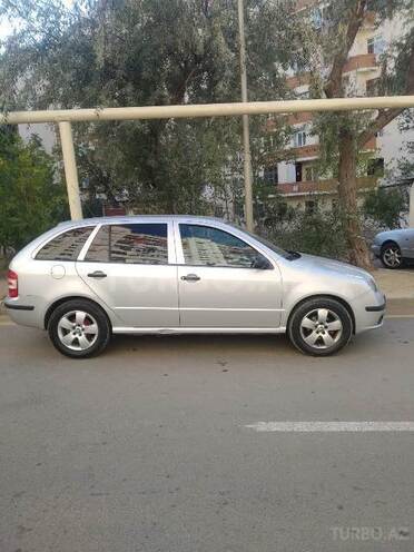 Skoda Fabia 2006, 272,000 km - 14.0 л - Bakı