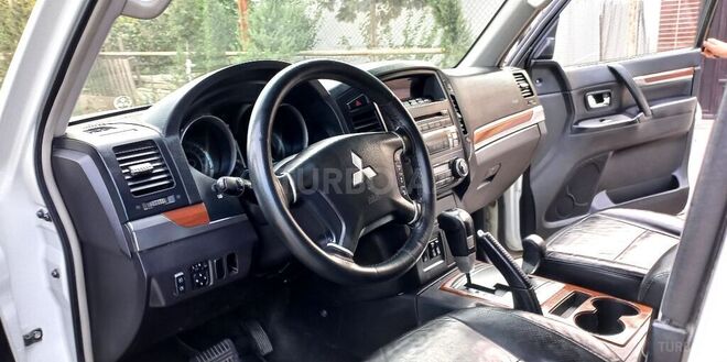 Mitsubishi Pajero 2007, 192,000 km - 3.0 l - Bakı