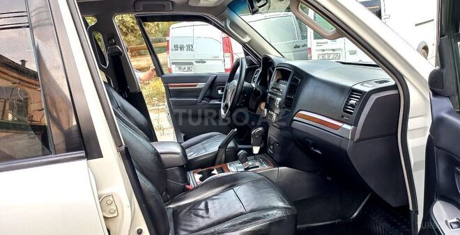 Mitsubishi Pajero 2007, 192,000 km - 3.0 l - Bakı