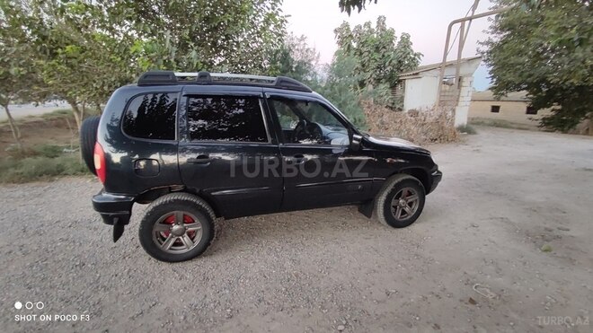 Chevrolet Niva 2008, 178,000 km - 1.7 l - Salyan