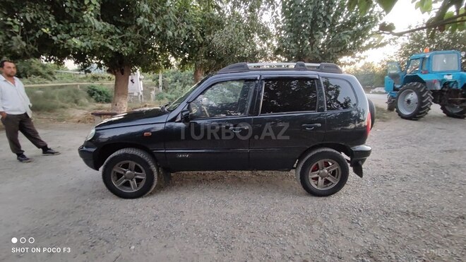 Chevrolet Niva 2008, 178,000 km - 1.7 l - Salyan
