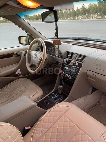 Mercedes C 230 1998, 324,854 km - 2.3 l - Bakı