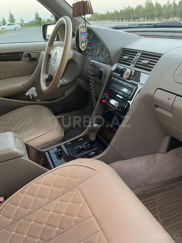 Mercedes C 230 1998, 324,854 km - 2.3 l - Bakı