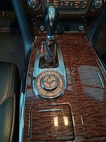 Nissan Patrol 2012, 183,000 km - 5.6 l - Bakı