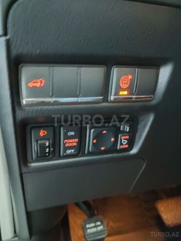 Nissan Patrol 2012, 183,000 km - 5.6 l - Bakı